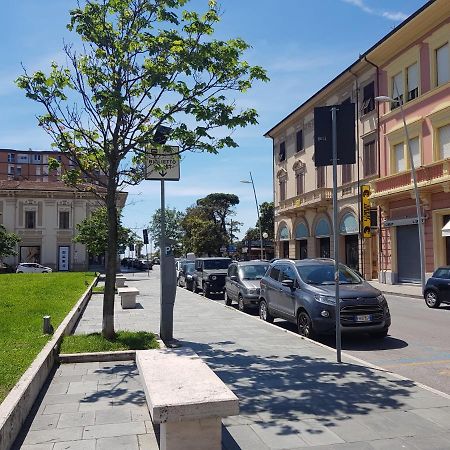 Historical Apartments By Seaside Viareggio Zewnętrze zdjęcie