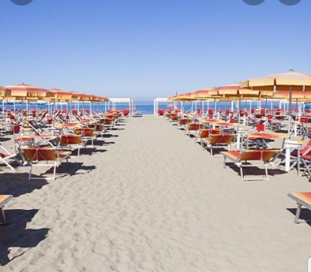 Historical Apartments By Seaside Viareggio Zewnętrze zdjęcie